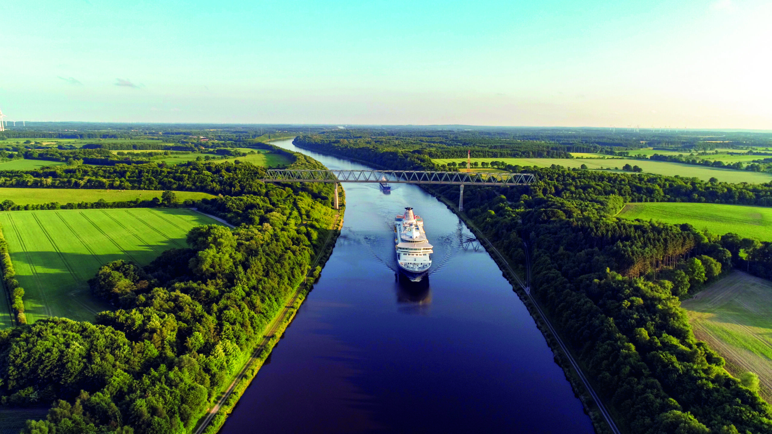 Balmoral-cruising-the-Kiel-Canal-2-scaled.jpg